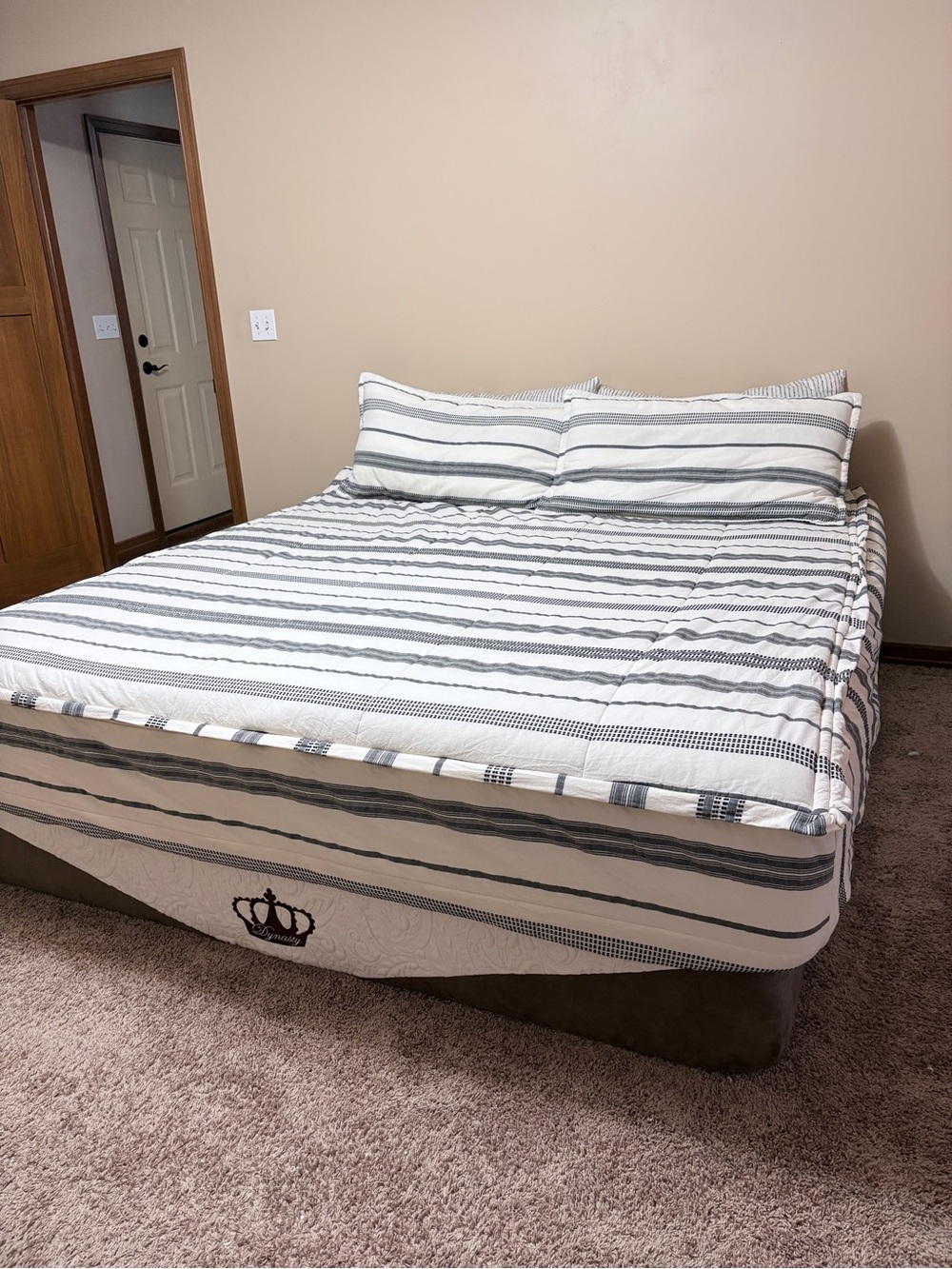 Beddy’s King Set - Picture 3 of 5